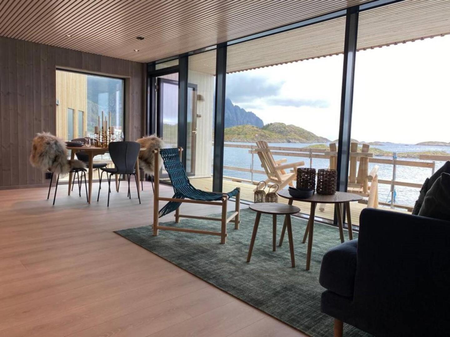 Waterfront Apartment With Panoramic Sea View Henningsvær Dış mekan fotoğraf