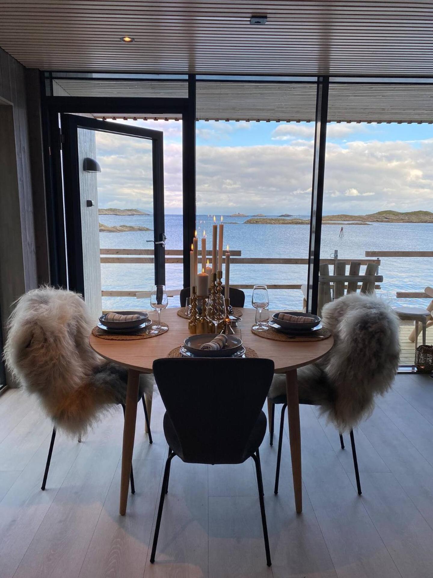 Waterfront Apartment With Panoramic Sea View Henningsvær Dış mekan fotoğraf